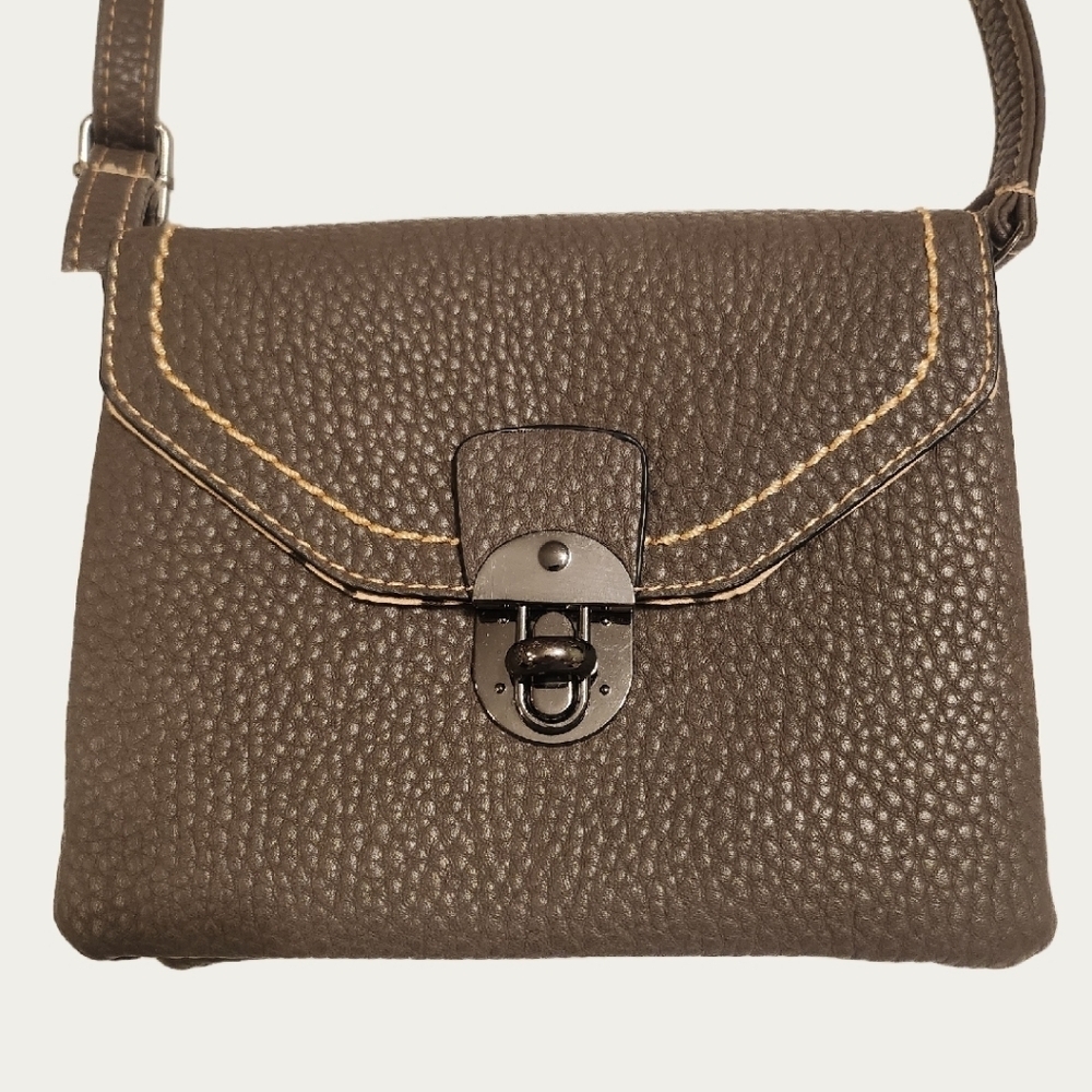 22 Tote Elegant Brown Vegan Pebbled Leather Crossbody Bag NWT